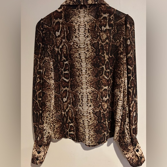 Snakeskin blouse - Picture 5 of 6